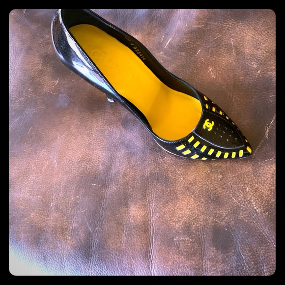 COPY - AUTHENTIC.: CHANEL Black Heels - Picture 1 of 8